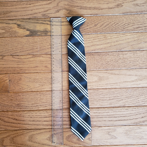 Boys clip on tie - Picture 2 of 4